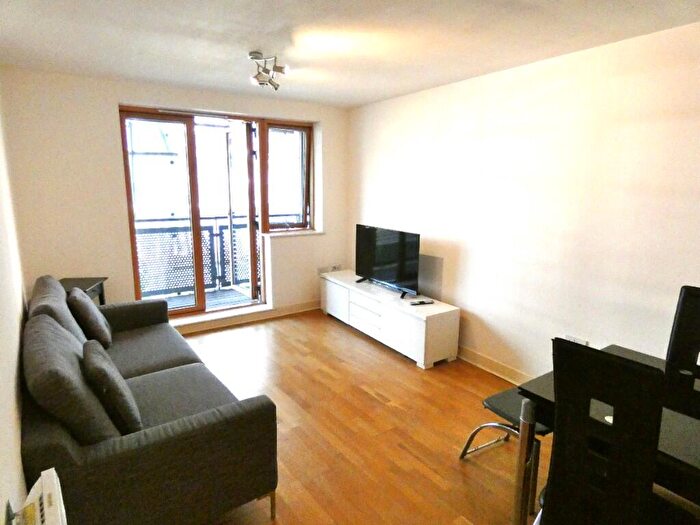 2 Bedroom Apartment To Rent In Leamore Court, Meath Crescent, Bethnal Green, E2