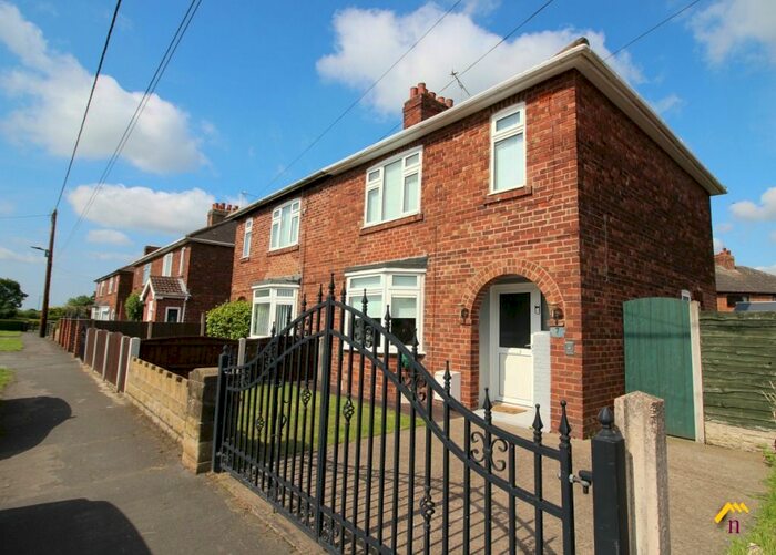 Houses for sale & to rent in DN7 6PF, Lindrick Road, Thorne Doncaster