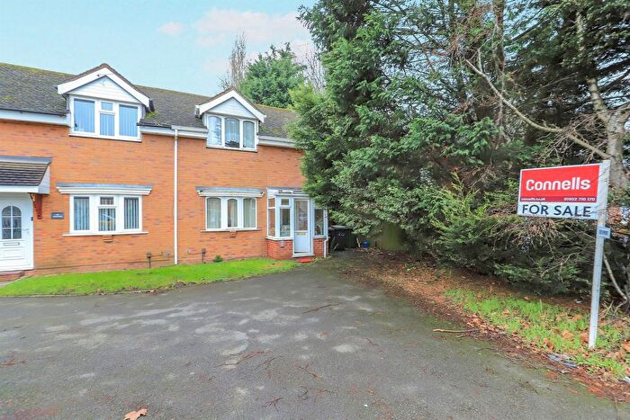 2 Bedroom Semi Detached House For Sale In Thompson Avenue, Parkfields, Wolverhampton, WV2