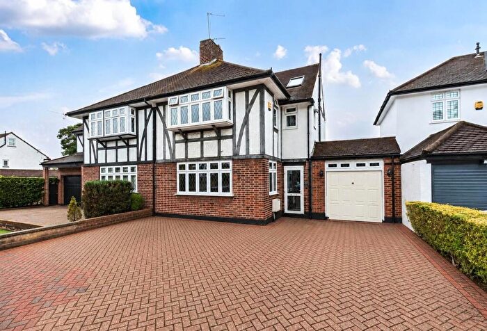 4 Bedroom Semi-Detached House For Sale In Colepits Wood Road, London, SE9