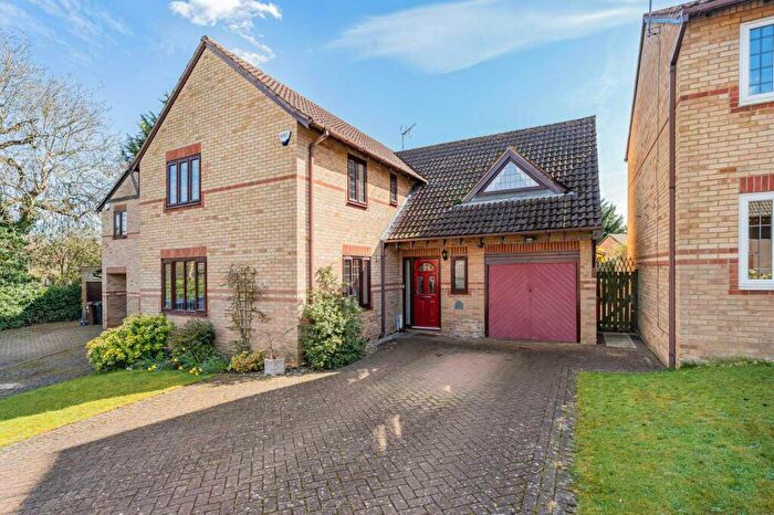 4 Bedroom Detached House For Sale In Arden Close, Daventry, NN11