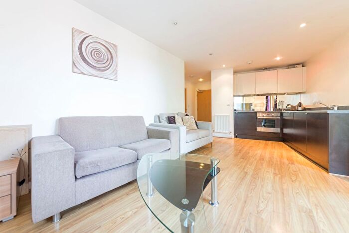 1 Bedroom Flat To Rent In Bath House, Barking, IG11