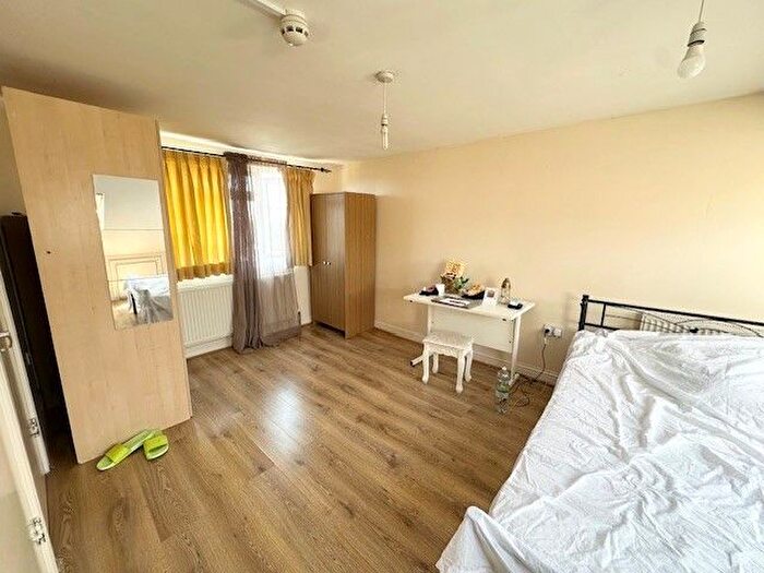 Studio To Rent In Springfield Mount, Colindale, NW9