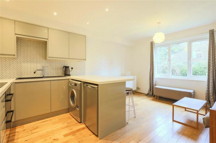 1 Bedroom Apartment To Rent In Heddington Grove, Islington, London, N7