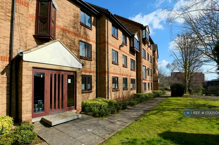 2 Bedroom Flat To Rent In East Finchley, London, N2