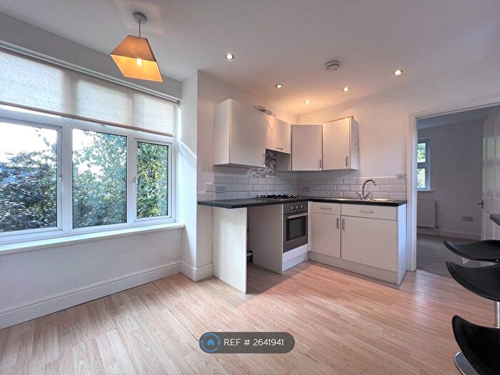 2 Bedroom Flat To Rent In Grange Road, Bishop's Stortford, CM23