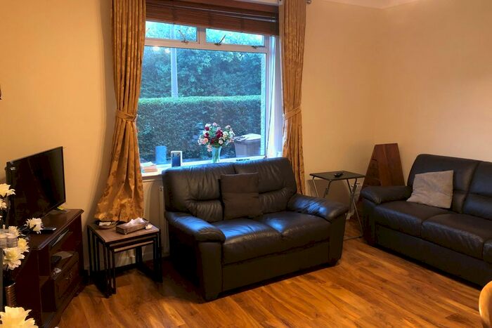 2 Bedroom Flat To Rent In Hutchison Avenue, Slateford, Edinburgh, EH14