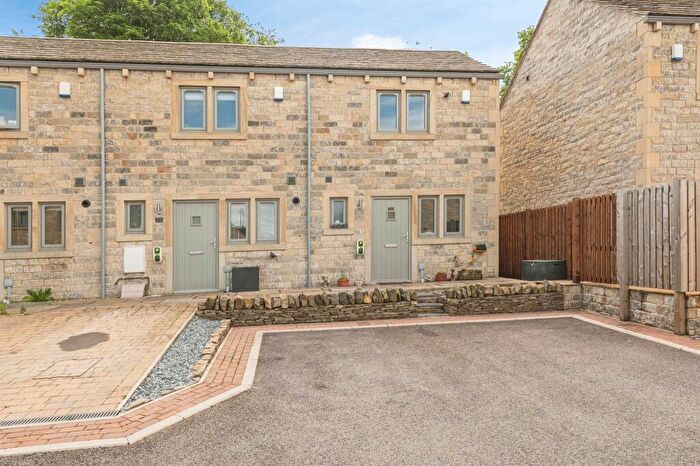 1 Bedroom End Of Terrace House For Sale In Tenter Hill Gardens, Shepley, Huddersfield, HD8