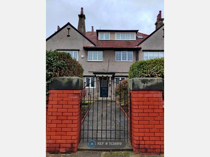 3 Bedroom Flat To Rent In Hoylake, Wirral, CH47