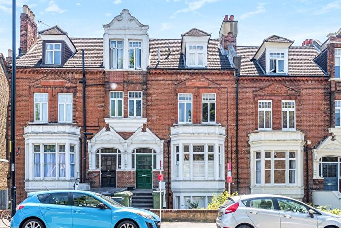 1 Bedroom Flat For Sale In Adelaide Avenue, Brockley, London, SE4