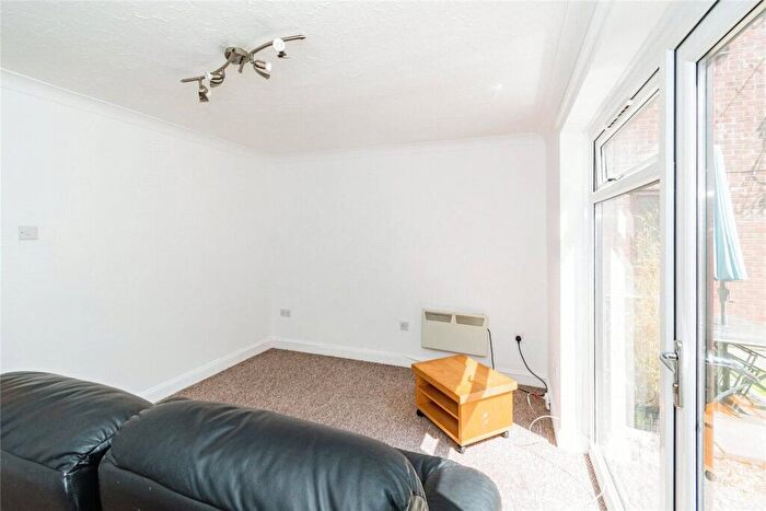 1 Bedroom Flat To Rent In Westridge Road, Southampton, Hampshire, SO17