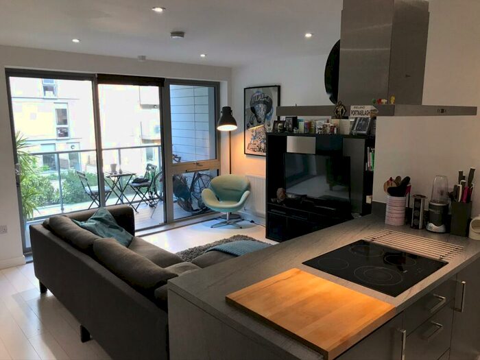 2 Bedroom Apartment To Rent In New Festival Quarter, Lindfield Street, Poplar, E14