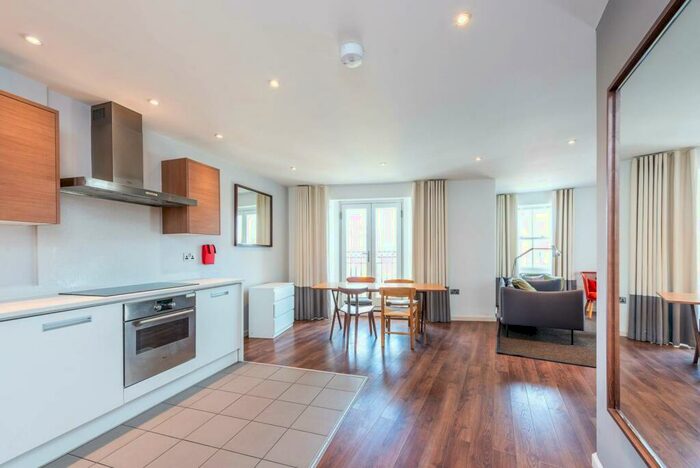1 Bedroom Flat To Rent In Curtain Road, Shoreditch, London, EC2A