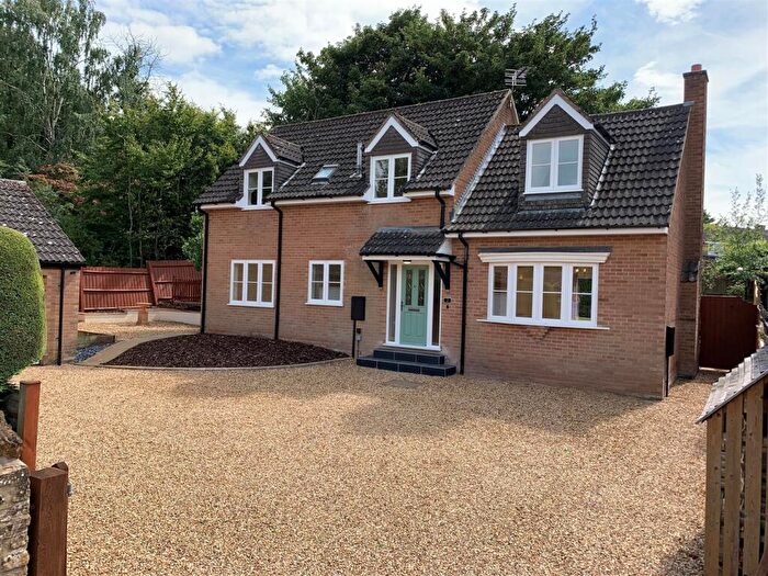 4 Bedroom Detached House To Rent In Grange Court, Brixworth, NN6