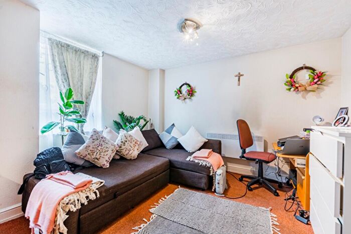 1 Bedroom Flat For Sale In The New Alexandra Court, Woodborough Road, Nottingham, Nottinghamshire, NG3