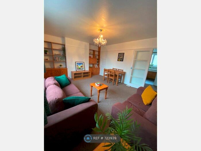 2 Bedroom Flat To Rent In Southgate, London N14