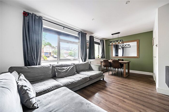 3 Bedroom Maisonette For Sale In Roundway, Biggin Hill, Westerham, Kent, TN16