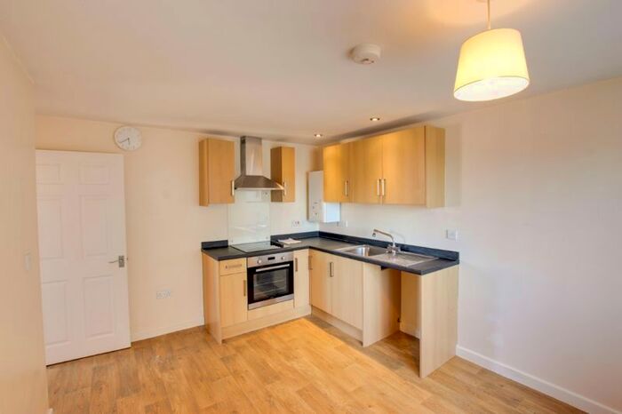 2 Bedroom Flat To Rent In Carsons Yard, Warminster, BA12