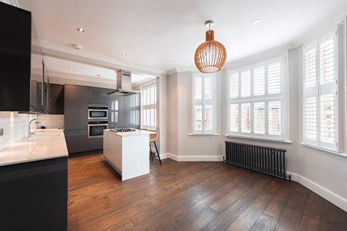 3 Bedroom Flat To Rent In Adamson Road, London, NW3