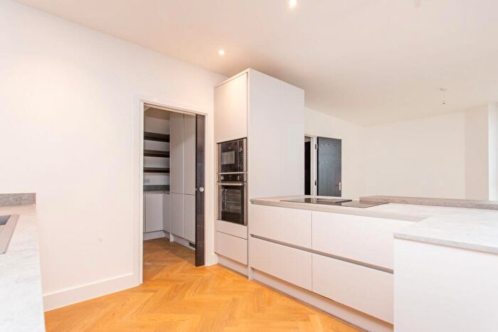 4 Bedroom Semi-Detached House To Rent In Officers View, Guston, CT15