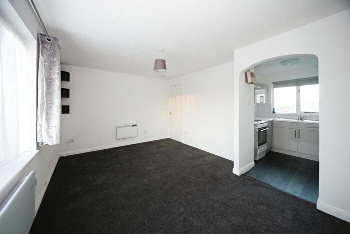 1 Bedroom Maisonette To Rent In Pimpernel Grove, Walnut Tree, MK7