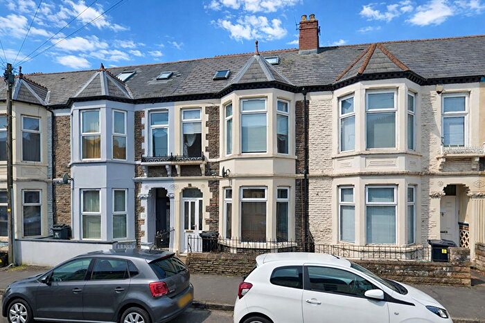 2 Bedroom Flat For Sale In Mackintosh Place, Roath, Cardiff, CF24