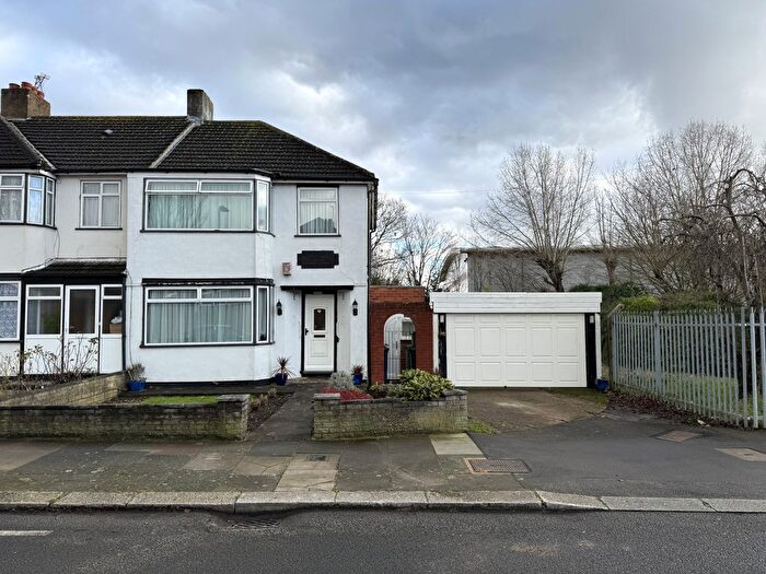 3 Bedroom End Terrace House For Sale In Carr Road, Northolt, UB5