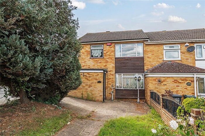 3 Bedroom End Of Terrace House For Sale In Leonard Avenue, Swanscombe, Kent, DA10