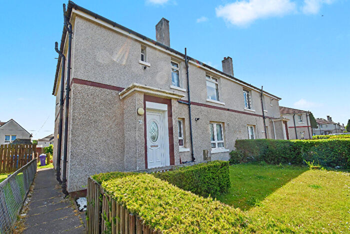 3 Bedroom Flat For Sale In Peat Road, Pollok, Glasgow, G53