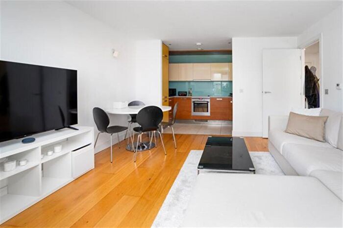 1 Bedroom Apartment To Rent In St Williams Court, Gifford Street, Islington, Kings Cross, London, N1