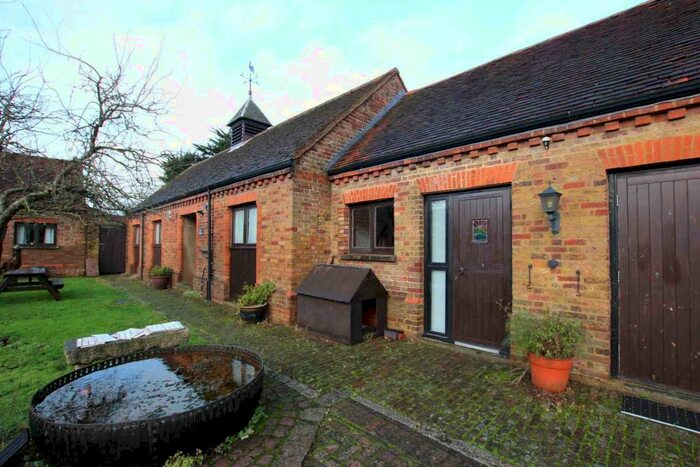 Flat To Rent In The Farm Shop, Pinner Hill Farm, HA5