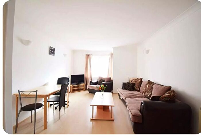 1 Bedroom Flat To Rent In Berthon Street, Deptford, SE8