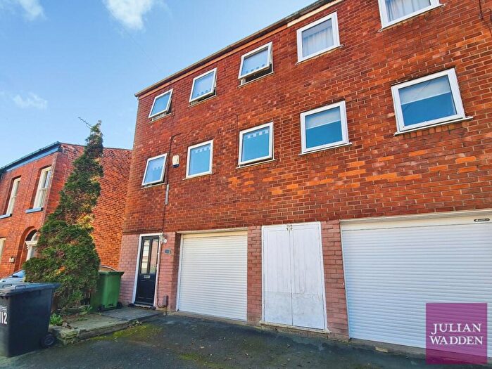 3 Bedroom End Of Terrace House To Rent In Great King Street, Macclesfield, Cheshire, SK11