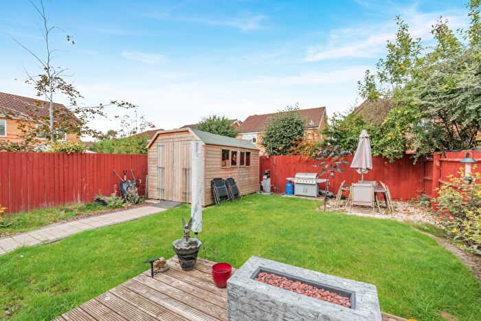 3 Bedroom End Of Terrace House For Sale In Greenfield Avenue, Solihull, CV7