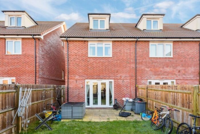 3 Bedroom End Of Terrace House For Sale In Laidler Crescent, Princes Risborough, HP27