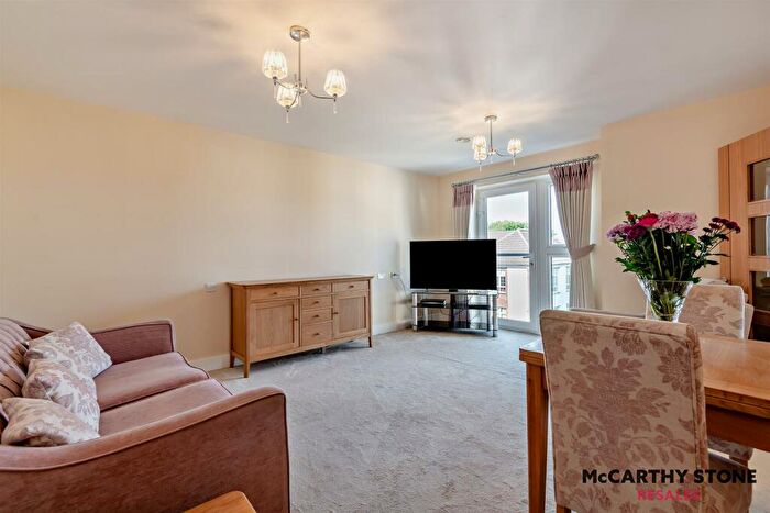 2 Bedroom Apartment For Sale In Sydney Court, Lansdown Road, Sidcup, DA14