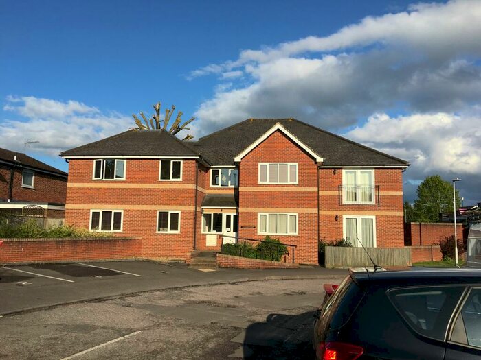 Studio To Rent In Cavendish Road, Emmer Green, RG4