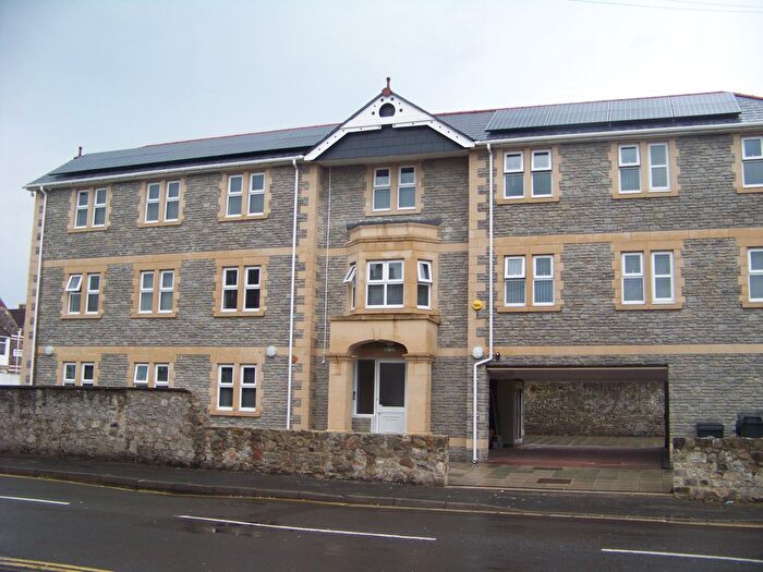2 Bedroom Flat To Rent In Osborne Court, Locking Road, BS23