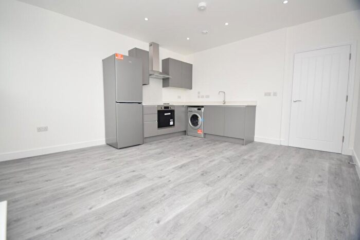 2 Bedroom Flat To Rent In Town Centre, Hatfield, AL10