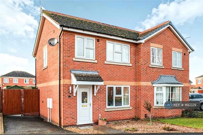 3 Bedroom Semi-Detached House To Rent In Perry Grove, Loughborough, LE11