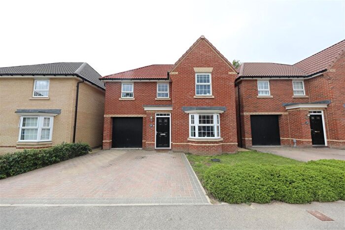 4 Bedroom Detached House For Sale In Broad Avenue, Hessle, HU13
