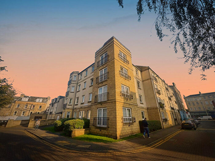 2 Bedroom Apartment To Rent In Springfield Street, Edinburgh, EH6