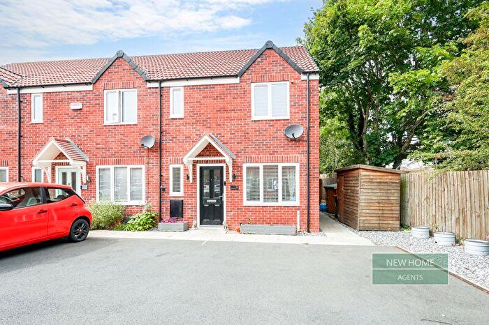 3 Bedroom End Of Terrace House For Sale In Pennington Way, Hucknall, Nottingham, NG15