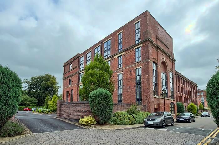 3 Bedroom Flat To Rent In Valley Mill, Bolton, BL7