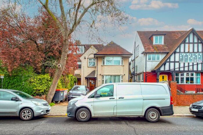 2 Bedroom Flat To Rent In Finchley Road, London, NW11