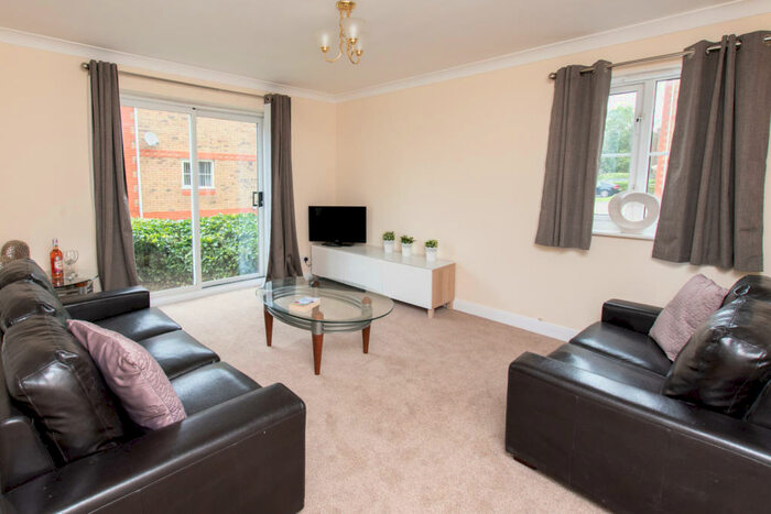 2 Bedroom Flat To Rent In Pullman Court, Maidenbower, Crawley, RH10