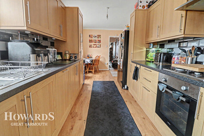 3 Bedroom Terraced House For Sale In Walpole Road, Great Yarmouth, NR30