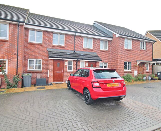 2 Bedroom Terraced House For Sale In South Downs Rise, Bedhampton, PO9