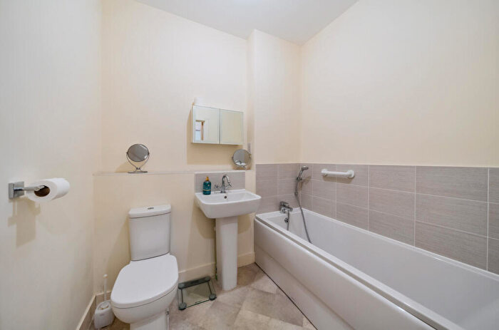 2 Bedroom Flat For Sale In Frome Road, Radstock, BA3