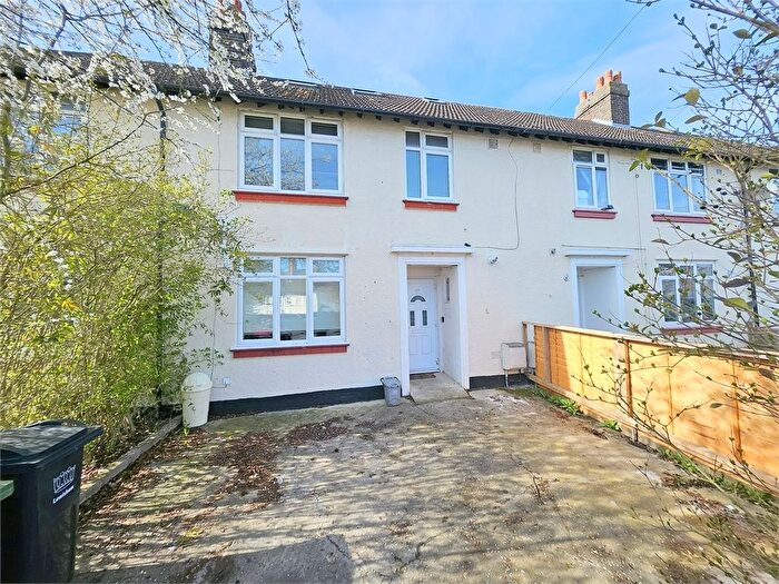 6 Bedroom Semi Detached House To Rent In Riddons Road, Grove Park, London, SE12